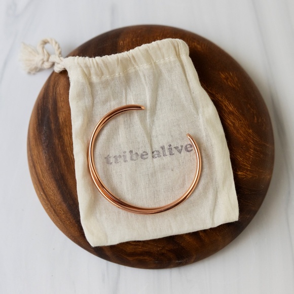 Tribe Alive Rose Gold Criss Cross 2.5" Cuff Bracelet RV $42 Causebox - NIP - Picture 4 of 6